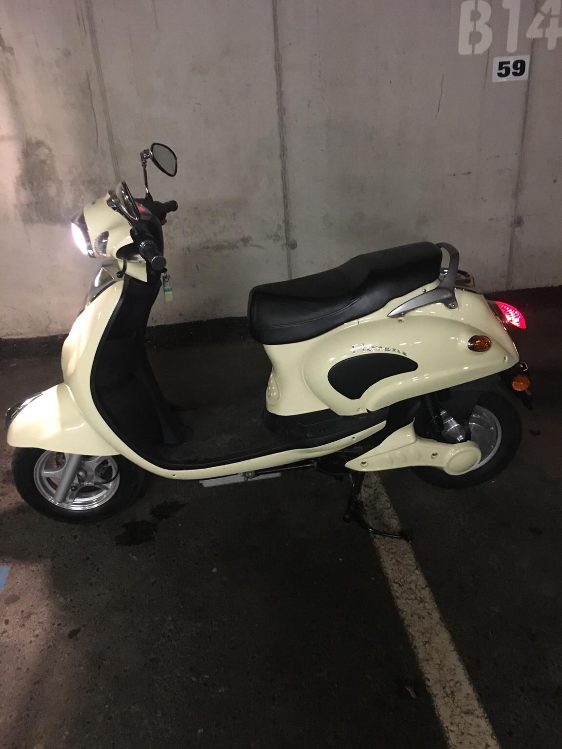 E Roller Io Florenz Scooter Moped In W Rgl F R Zum