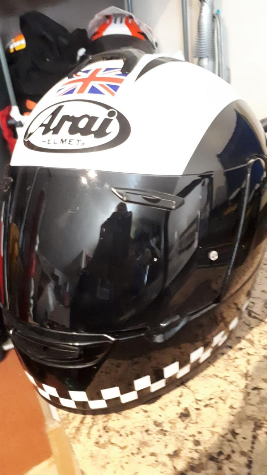 Arai Chaser Phil Read Replica Helmet in Pen pedair heol für 70 00 zum