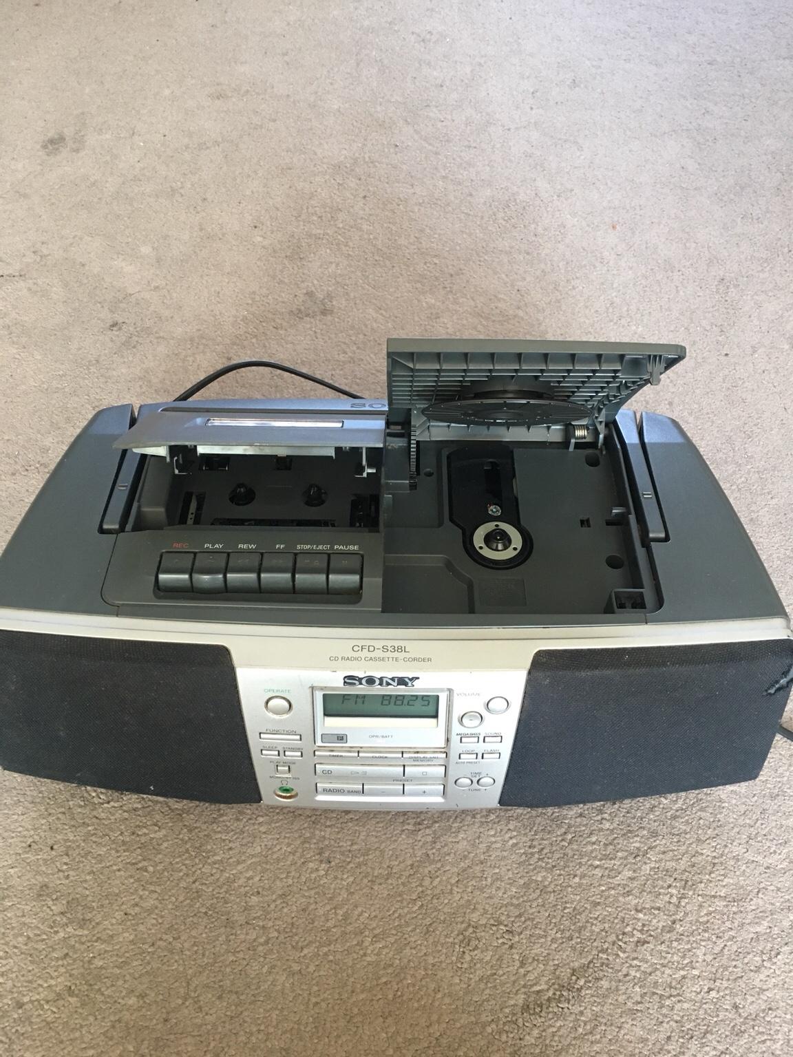 Vintage Sony CFD S38L CD Radio Cassette in B34 Birmingham für 30 00