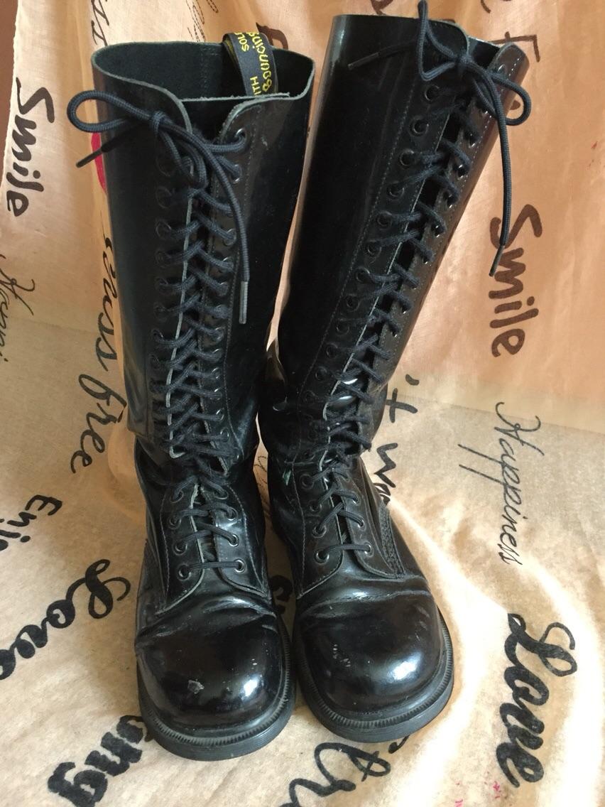 Dr. Martens Lackstiefel Gr.42 in 1190 Wien for €45.00 for sale | Shpock