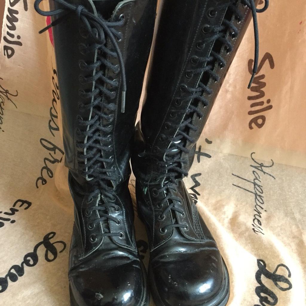 Dr martens lack clearance 42