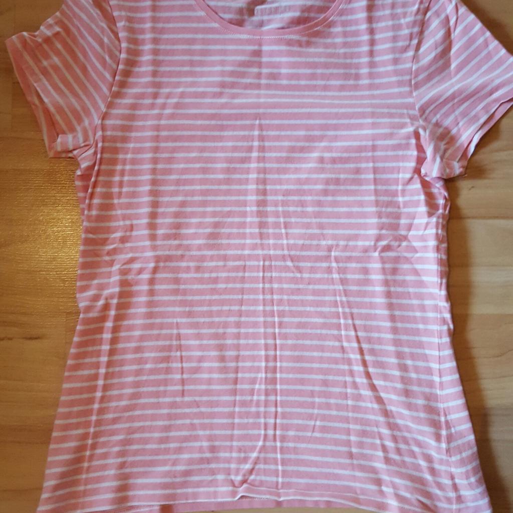 Shirt rosa/ weiß gesreift,
Größe 42,
Gebraucht,
Nichtraucher Haushalt,keine Tiere,
2.25€ Porto zahlt der Käufer,
 KEIN PAYPAL,