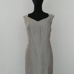 Verkaufe ein beige farbendes s.Oliver Kleid, größe 44.
Nur zweimal getragen, ist in einem guten Zustand.
Neupreis 80€