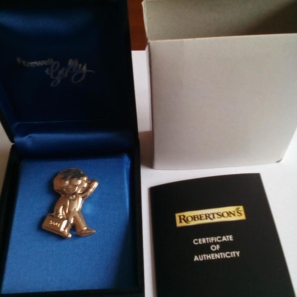 Robertsons Farewell rare Silver Golly Badge