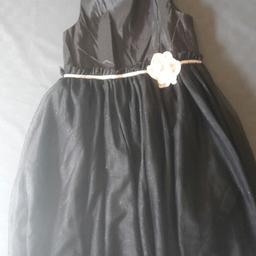 Verkaufe neues Kleid nie getragen Gr.134 für kleine Prinzessinen 👸👑🎀🎀