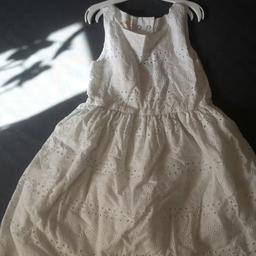 Verkaufe wunderschönes elegantes weißes Kleid Gr.128 👸🎀 wie neu nur 1 - 2 getragen