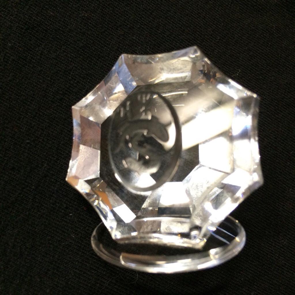 Verkaufe Sternzeichen Fisch Kristallfigur
Von Preciosa
Sammlerstück
Neuwertig
Vitrinenstück
Ca 3 cm hoch