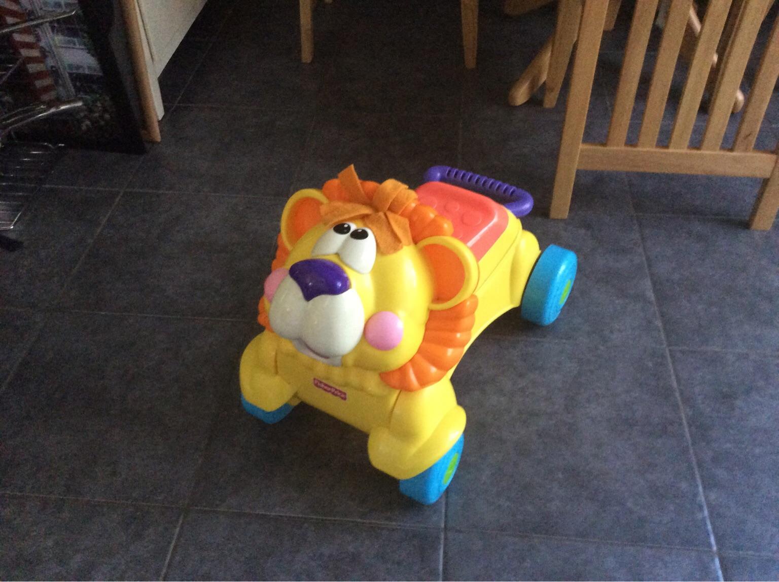 Fisher price lion walk and ride in WS3 Pelsall für £ 5,00 zum Verkauf