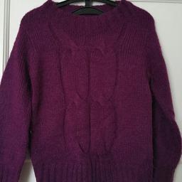 Girl H&M jumper. Used but  good  condition.