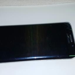 Verkaufe hier das Samsung Galaxy s6 edge 
Das Handy funktioniert ganz normal alle Funktionen sind gegeben.
Es ist lediglich das Glas angerissen aber wie gesagt die Touchscreen Funktion ist ebenfalls gegeben.
Verkaufe das Gerät wegen dem riss als defekt.
Zudem wurde das Glas hinten entfernt da es auch angerissen war. Macht aber auch normale Fotos.
Einfach bieten VB