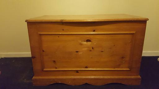 Buy & Sell Surrey Elmbridge - Photos for Large Antique Pine Blanket Box