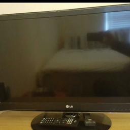 Here we have in a really good condition, a 32" LG LED HD TV. It also has two HDMI ports and one scart lead port. TV remote and scart lead included so it's all ready to be set up. Any questions then feel free to message away. Free view also built in and also a SD card slot. Will confirm the two once I receive some interest. Thanks