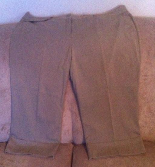 Buy & Sell Lancashire West Lancashire - Photos for Beige 3/4 length trousers Size 24