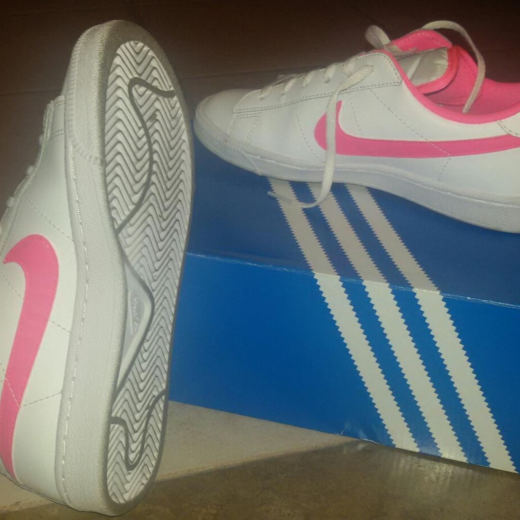 Nike on sale baffo rosa