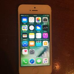 iPhone 📱 5 16 GB in Weiß mit  3 Hüllen offen.