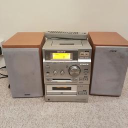 Sony micro stereo, cd, radio, tape and MD. Tested and works.. couldn't test the md player as i have no mini discs anymore to try it.. has optical, analoge and digital inputs also can be hooked up to a computer.. £30ovno