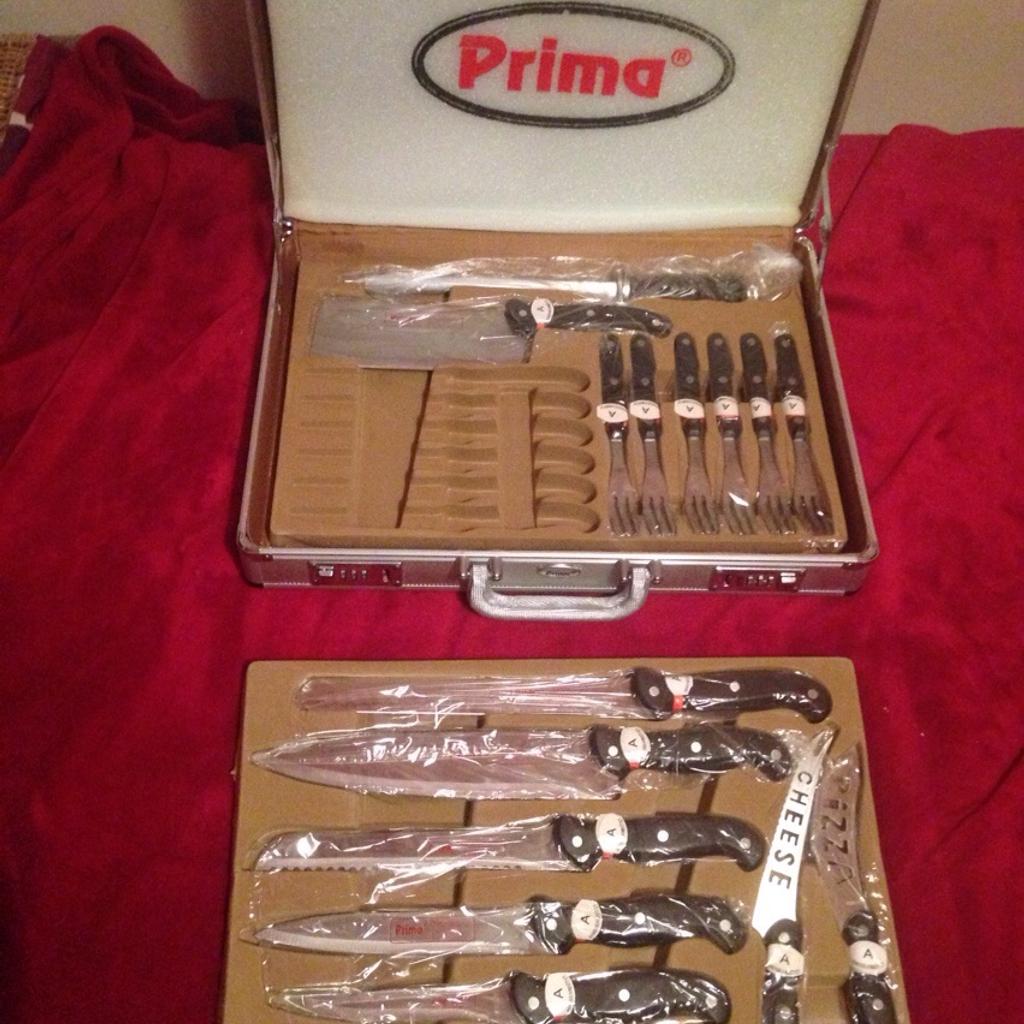 Prima knife set in case read descrip in B27 Solihull für 10,00 £ zum