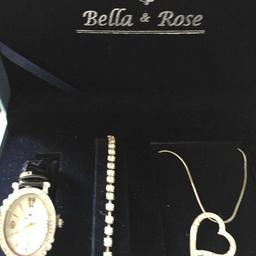 Ny smyckekollektion, klocka halsband och armband från Bella&Rose. Finns på Hägerstensåsen