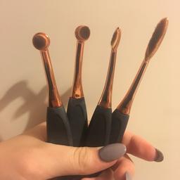 4 different styles of artis style rose gold makeup brushes. Number 1 for eyebrow product application, number 2 for base eyeshadow application, number 3 for crease eyeshadow application and number 4 for eyeliner application. Bought as a 10 piece set but have never used these 4 brushes therefore in new factory condition.

£4 each or £15 for all 4