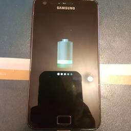 Samsung Galaxy S2
Genau wie auf den Bildern 
Kann Defekte aufweisen