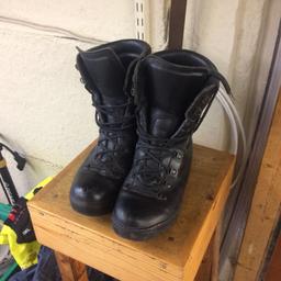 Army boots size 9 very comfortable hardly any wear