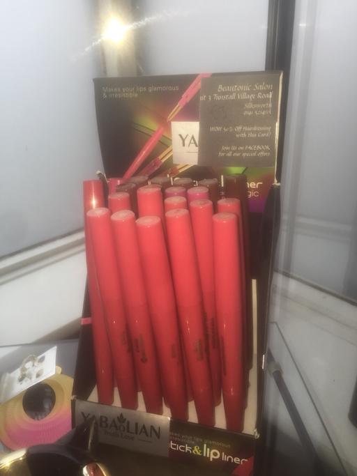 Buy & Sell New Silksworth Sunderland - Photos for Lipstick and pencil in one bulk buy24x