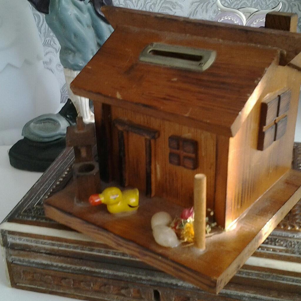 Old wooden quaint money box no key nice display item
Ring 0121 251 4461 if you would like to view with no obligation to buy Collect only from south yardley birmingham b26 no postage no delivery Please do not buy if you can not collect within 3 days of buying or will be relisted No time wasters please