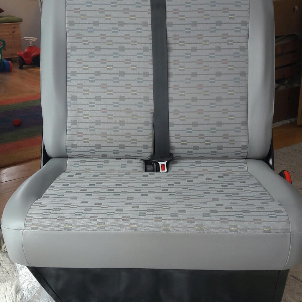 Passform Sitzbezug aus Stoff kompatibel mit VW T5, Doppelbank