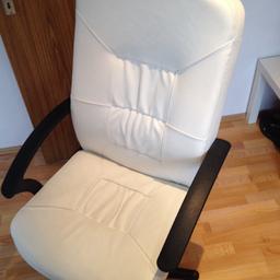 Ikea Schreibtisch Stuhl aus Kunstleder 
Leichte Gebrauchsspuren auf dem Sitz ansonsten super Zustand kaum benutzt! Preis VB