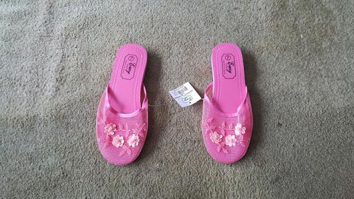 Buy & Sell North London Finchley - North London - Photos for Pink netted slippers/shoes - US size 7