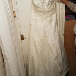 Beautiful dress stunning detail real bargain net and tulle with corset back