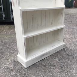 Vintage painted pine book case. Very charming shabby chic, would look perfect in any room. Storage or display.
Height 35inches width 32 inches depth 9 inches