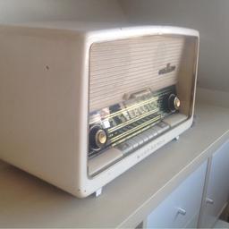 Hallo verkaufe Omas alte Radio ,es ist voll funktionsfähig . Hat leichte Gebrauchsspuren . Es handelt sich um ein privat Verkauf daher keine Garantie.
Kein Versand
Verhandlungsbasis