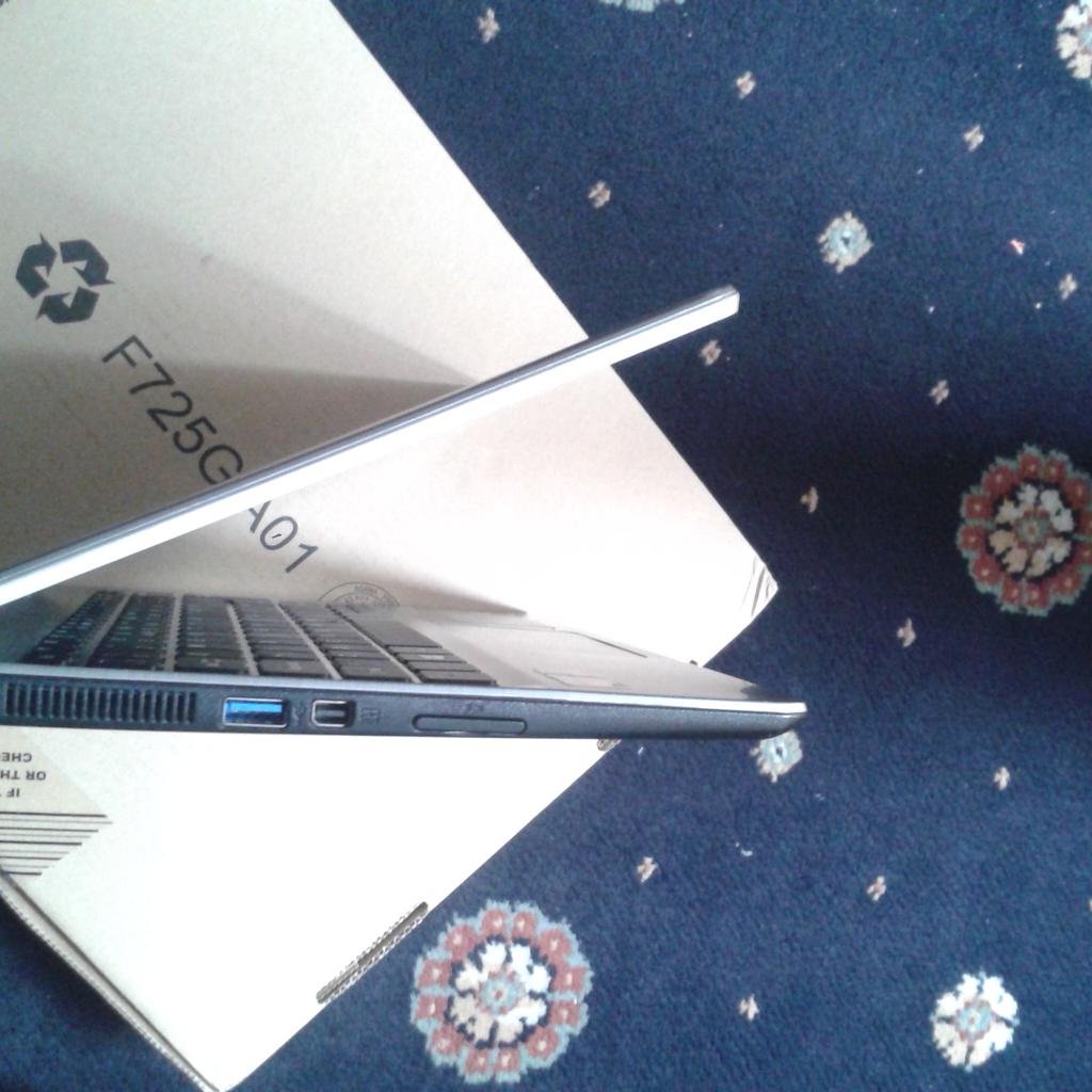 Boxed acer v5 touchscreen laptop 4gb 500gb in bd9 bradford for 199 