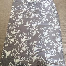 Nursing Cover, in perfect condition, hardly been used. Great for breast feeding in public.