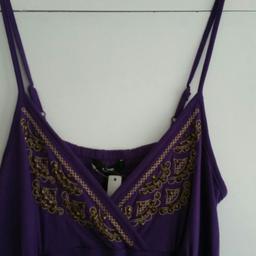 Long purple strappy summer dress never worn
Size Extra Large
