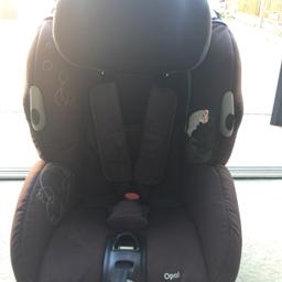 Rearward and forward facing Group 0+ car seat suitable from birth to 18 kg (approx. 4 years)
Extended rearward facing travel from birth until 13 kg (approx. 15/18 months)
Use forward facing from 9 kg to 18 kg (approx. 4 years)
Easy to install in most cars with a 3-point seat belt
Soft padded and spacious seat, adjustable both height and width-wise to grow with your child
Includes a belt tensioner for a more secure fit.
Added side protection system for better head and neck protection.