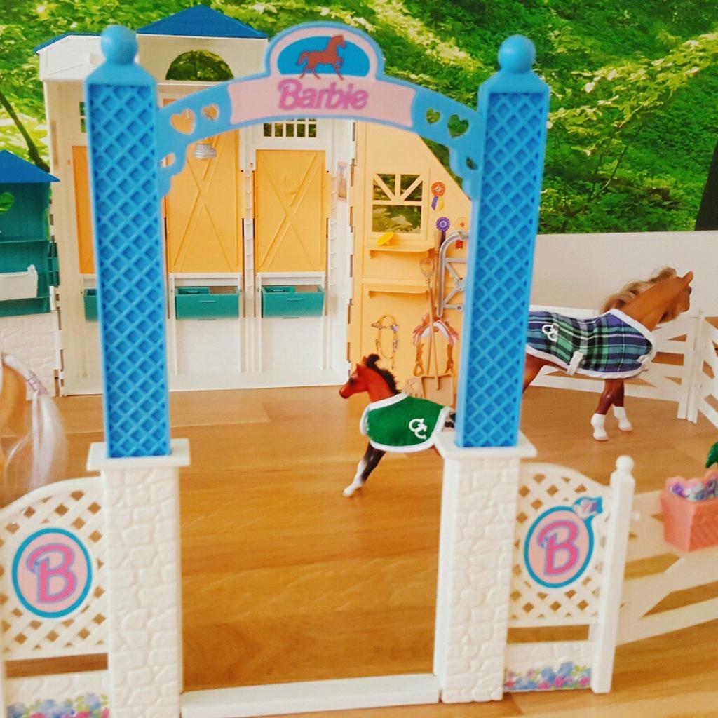 BARBIE Pferdestall / Stall / Reitstall in 1220 Wien für € 5,00 zum