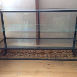 Black metal unit with glass shelves. Excellent for display and storage.
Width 127cm
Height 80
Depth. 40
Quick sale as I am downsizing my property and in need of space. Hence selling at such a low price of only £30