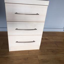 Bedside drawers
Top fair condition
Every thing else good condition
Very solid
Height 70cm, depth 46cm width 44.5cm