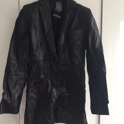 Hardly worn original late 90's All Saints leather blazer (Gwyneth Paltrow - Sliding Doors style) 
Made in the U.K. - good condition
Raw edge lapel, jet pockets, slim fit - size XS/8 - I'm more like a S and fitted me
This jacket has history :-) was worn in the very first All Saints fashion catwalk at London Fashion Week in 1998.....