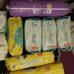 7 packs of nappies various brands including pampers

1pack of size 1's (open with a couple missing)
2 packs of size 2's
4 packs of size 3's

Also Some size 3's loose from another pack

Well over 200 nappies 
ᴺᴼᵀ ᶠᴿᴱᴱ ᴼᶠᶠᴱᴿˢ ᴾᴸᴱᴬˢᴱ