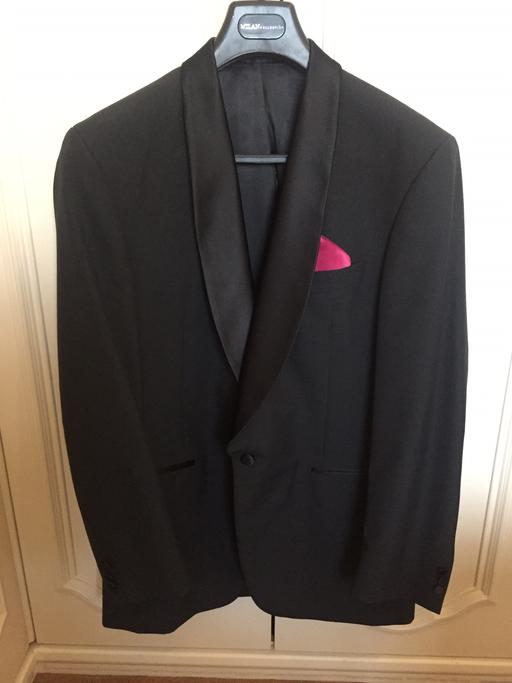 Buy & Sell Ealing Southall - Ealing - Photos for Tuxedo Suit