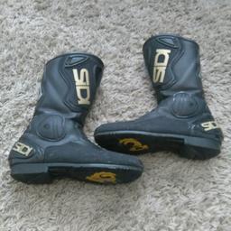 Size 9 Sidi motorcycle boots for sale. Decent condition for age zips work fine. Collection only.
