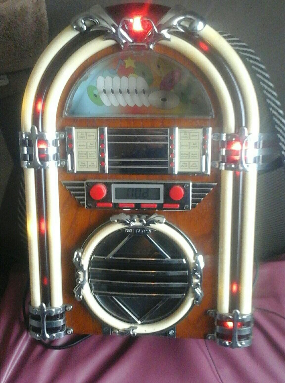Jukebox style cd and radio player in LN8 Rasen for £20.00 for sale Shpock