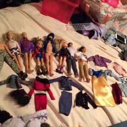 Selection of Barbie,brats,male dolls& outfit
1 barbie doll
2 brats dolls
5 male barbies 
Outfits as per pic