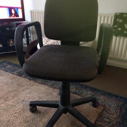 Perfect condition adjustable height and back rest positions
No rips or holes
Pick up biggin hill
