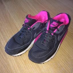 Awesome Nike Air Trainers In Great Condition - RRP £100.