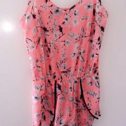 Patterned playsuit from new look, women's medium, can be delivered!