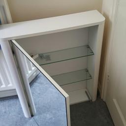 Selling as its to big ..willing to swap for a smaller cabinet in very good condition